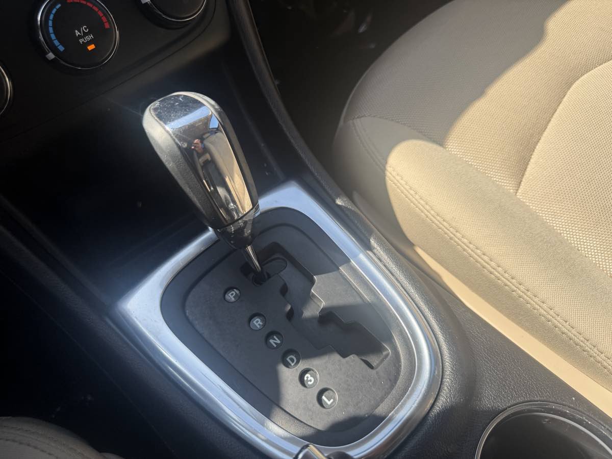 Used 2014 Dodge Avenger SE FWD image 19