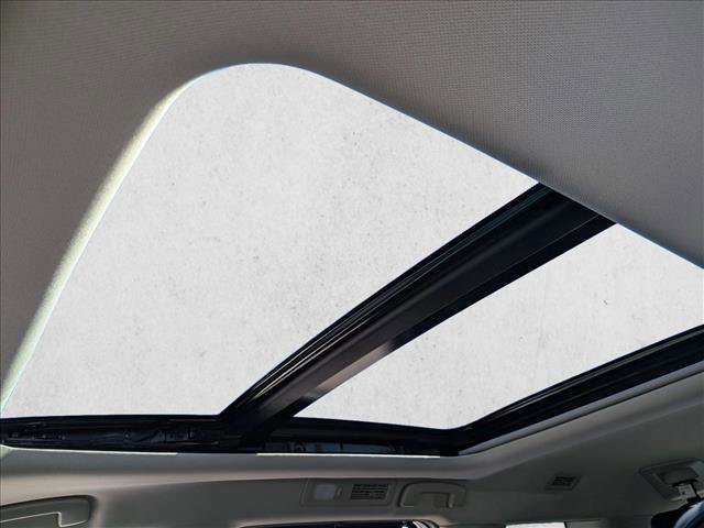 Used 2022 Nissan Pathfinder Platinum w/ Cargo Package image 16