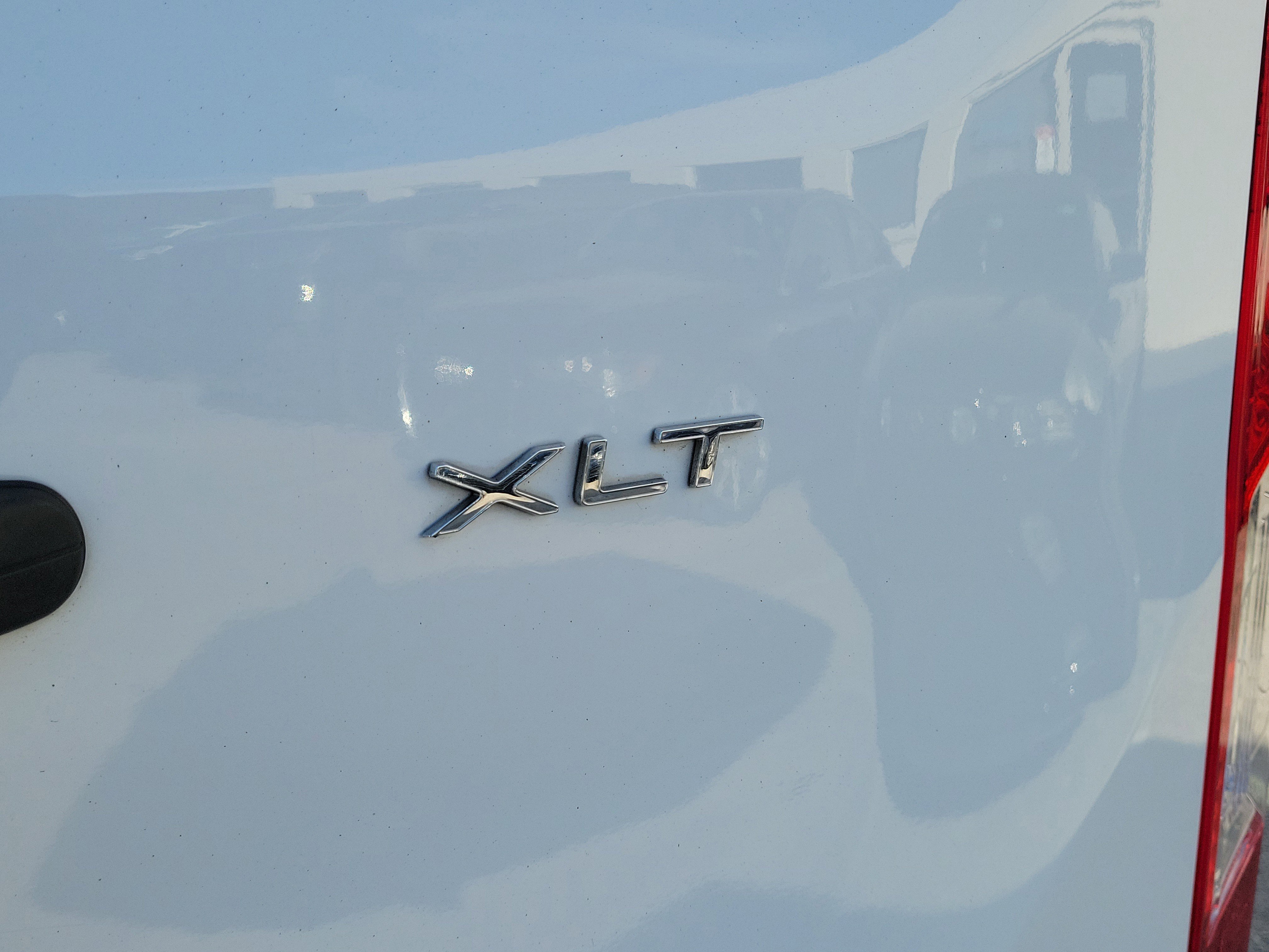 Used 2023 Ford Transit 350 XLT image 30