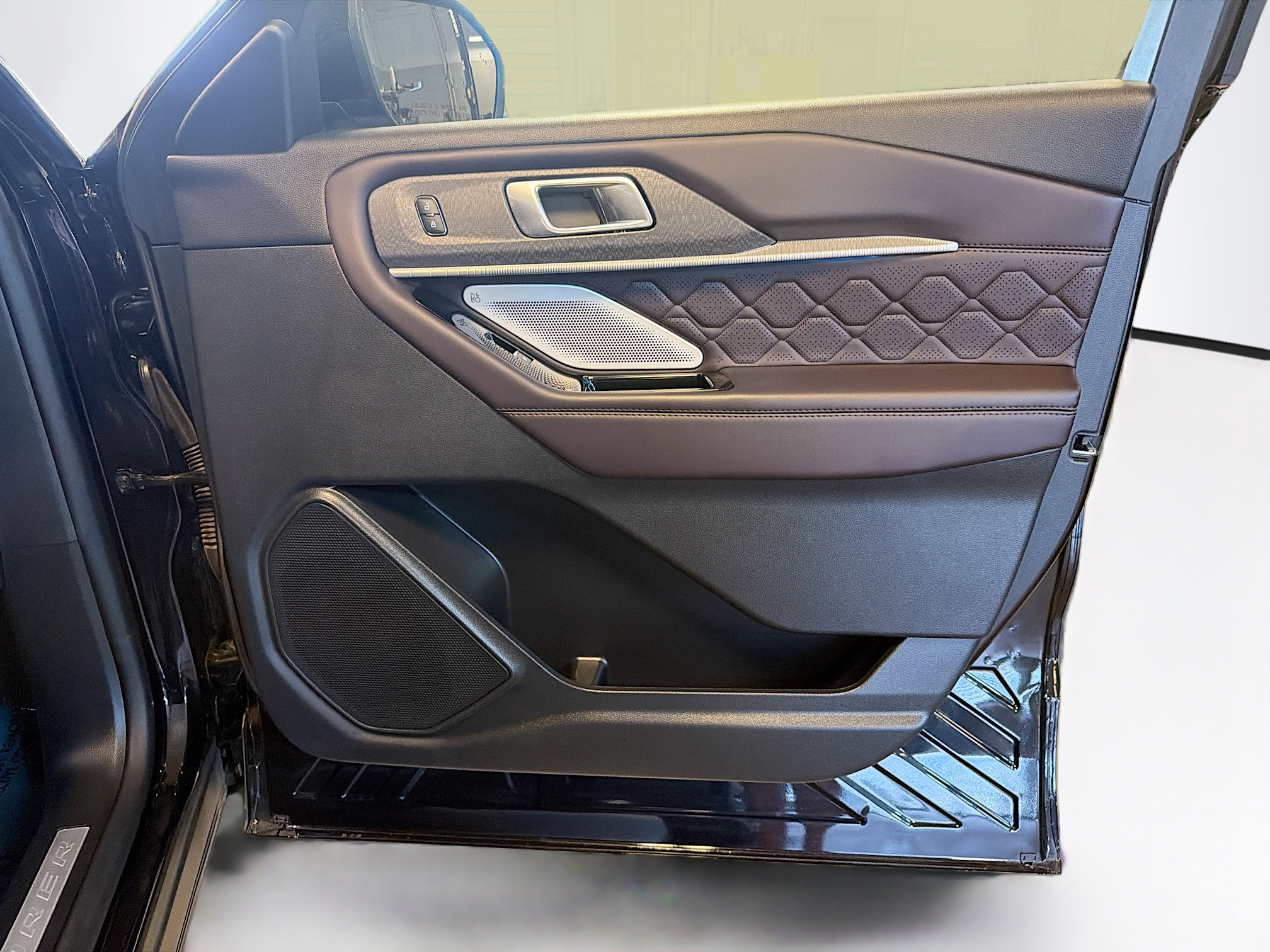 Used 2025 Ford Explorer Platinum w/ LUX Leather Package image 36