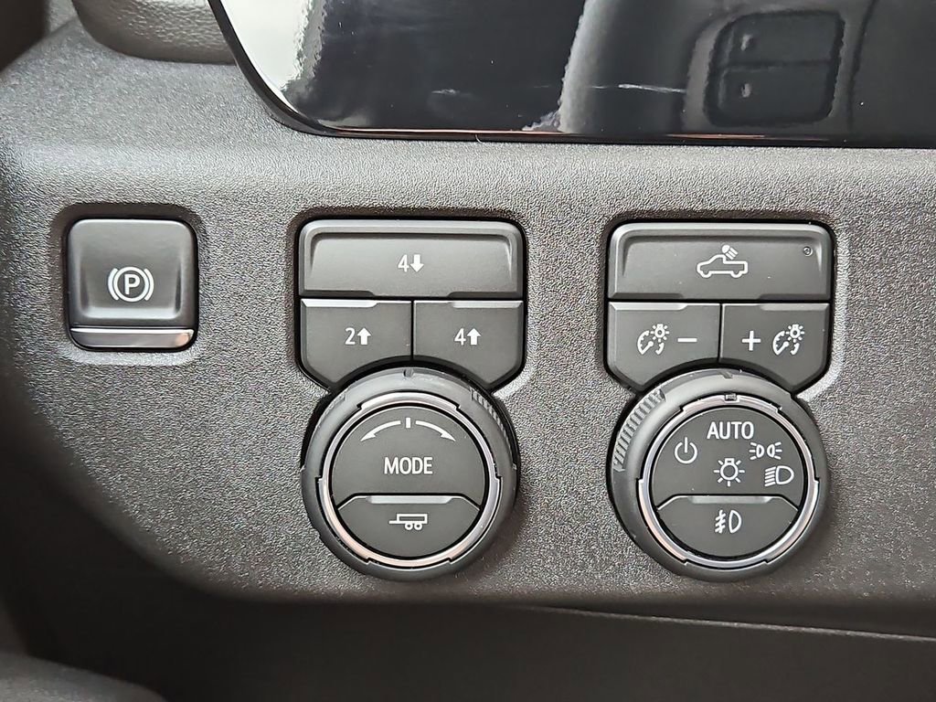 Certified 2026 Chevrolet Silverado 2500 LT w/ Convenience Package image 24