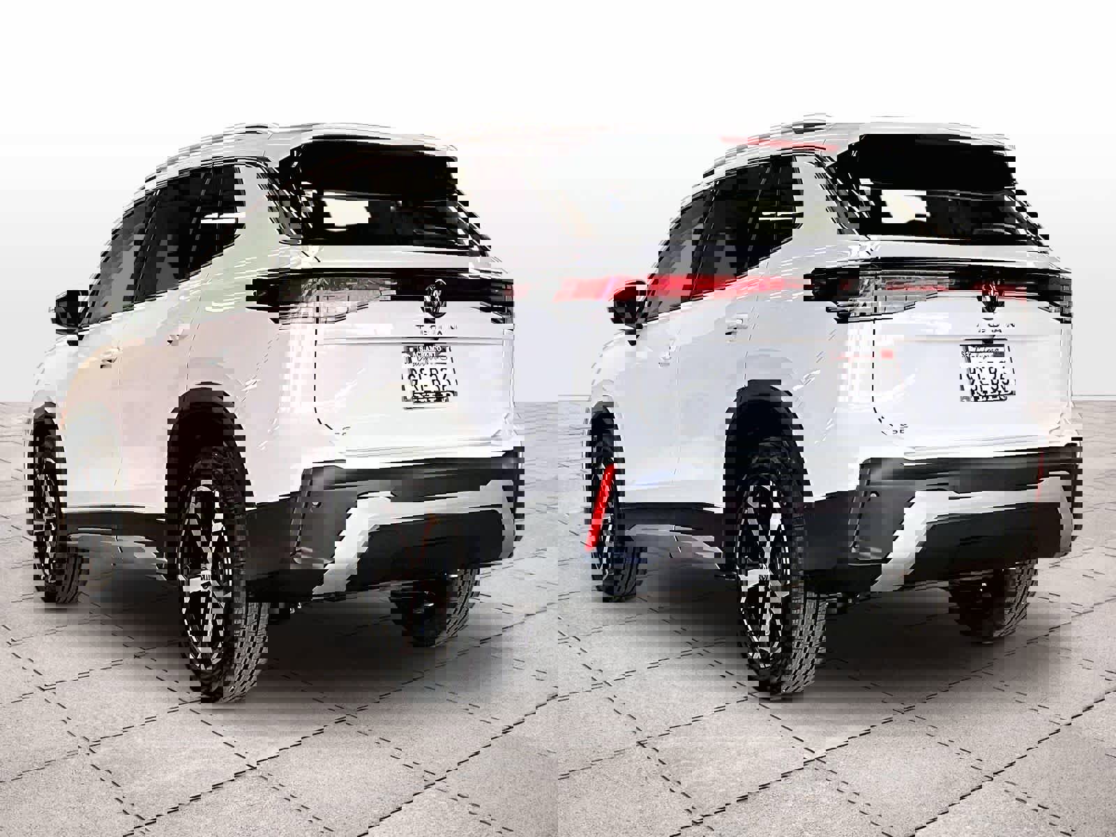 Used 2025 Volkswagen Tiguan SE image 15