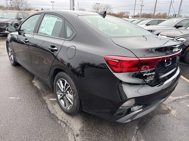 Used 2023 Kia Forte LXS w/ LXS Technology Package image 5