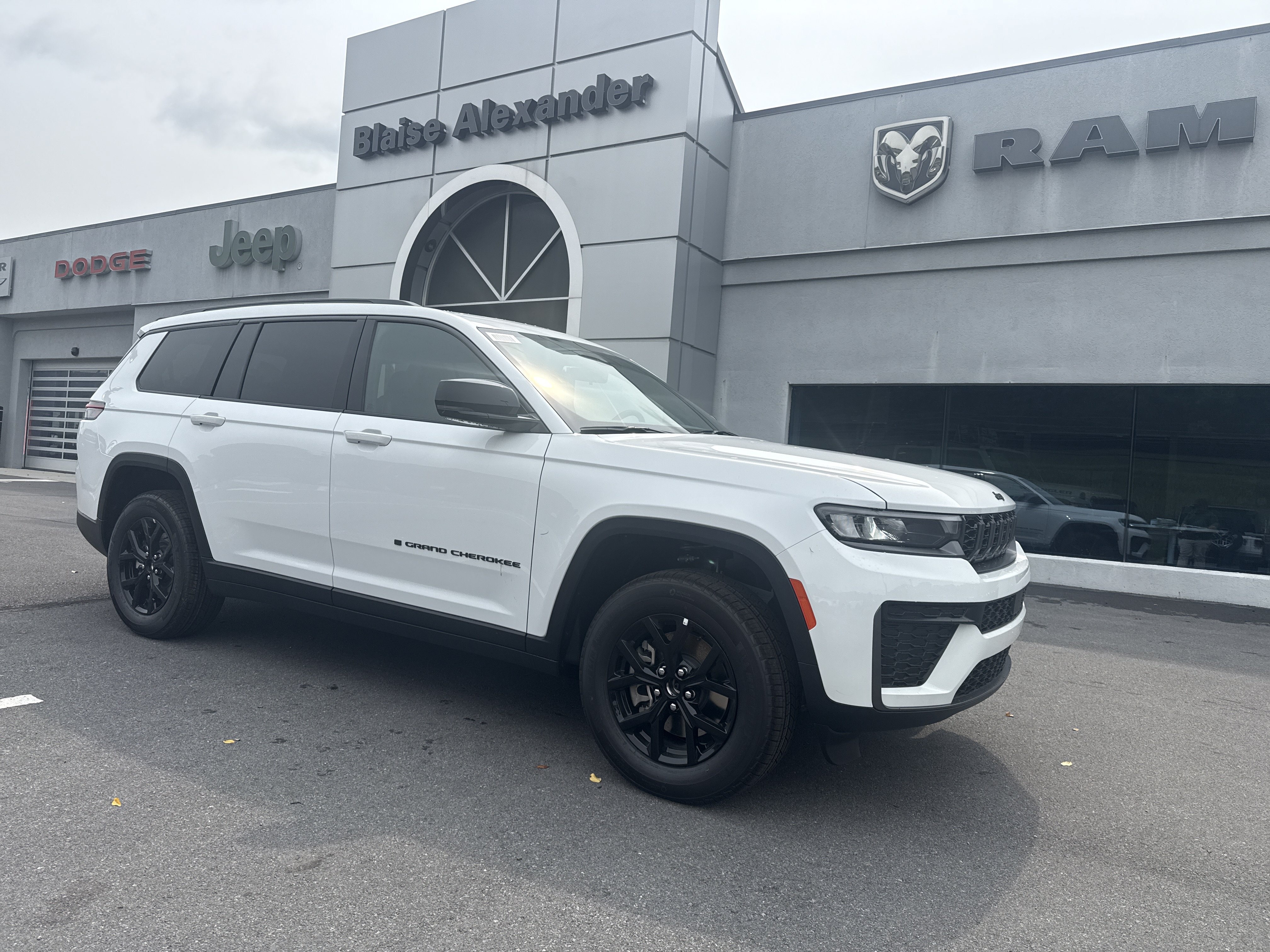 New 2026 Jeep Grand Cherokee L 4WD