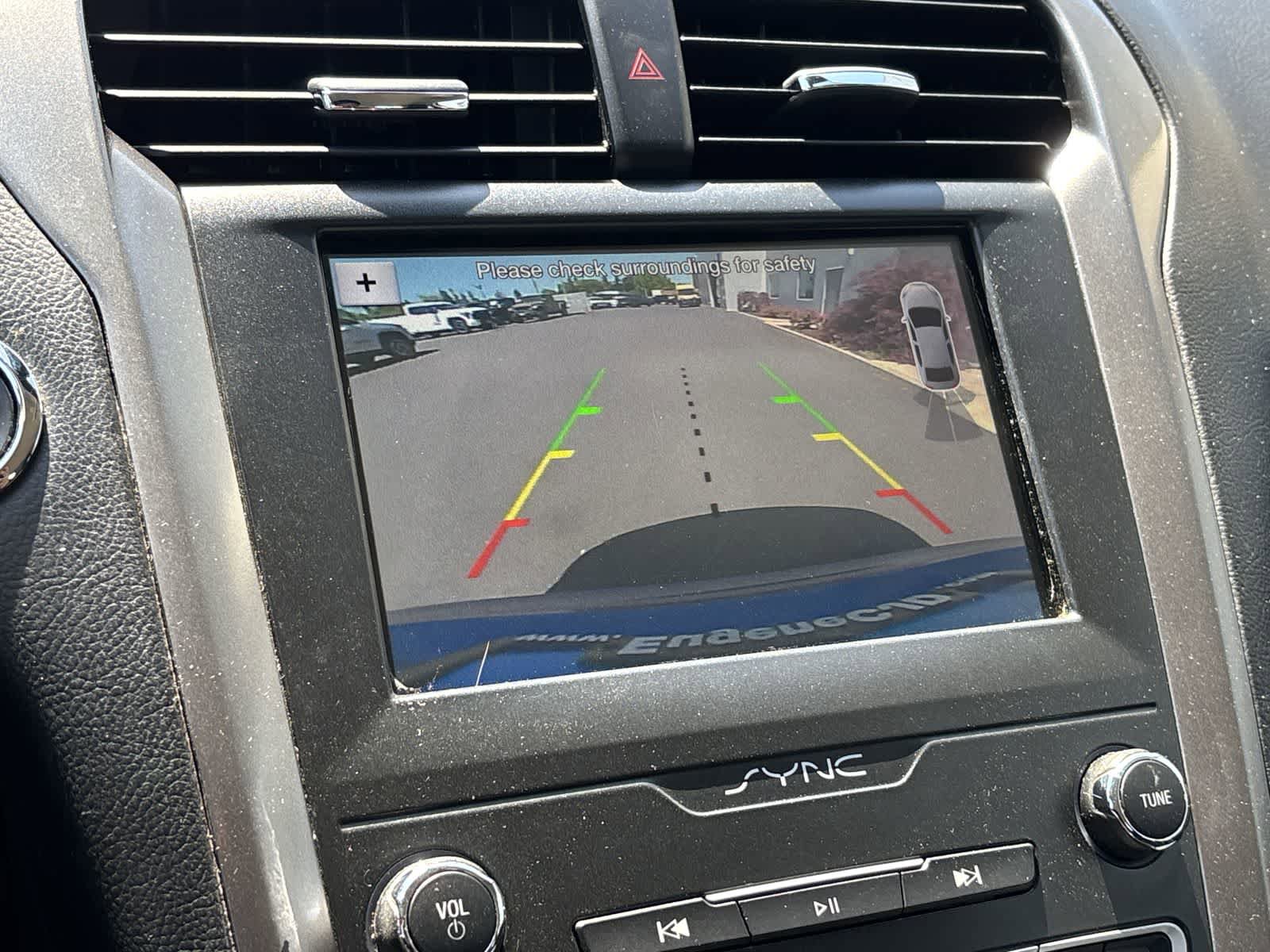 Used 2019 Ford Fusion SE FWD image 21