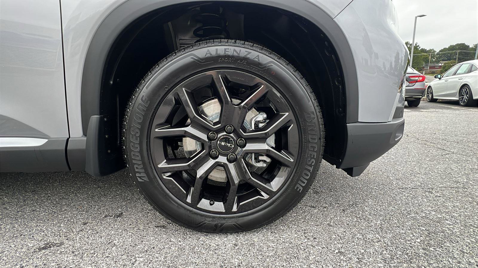 New 2025 Honda Pilot Touring image 11