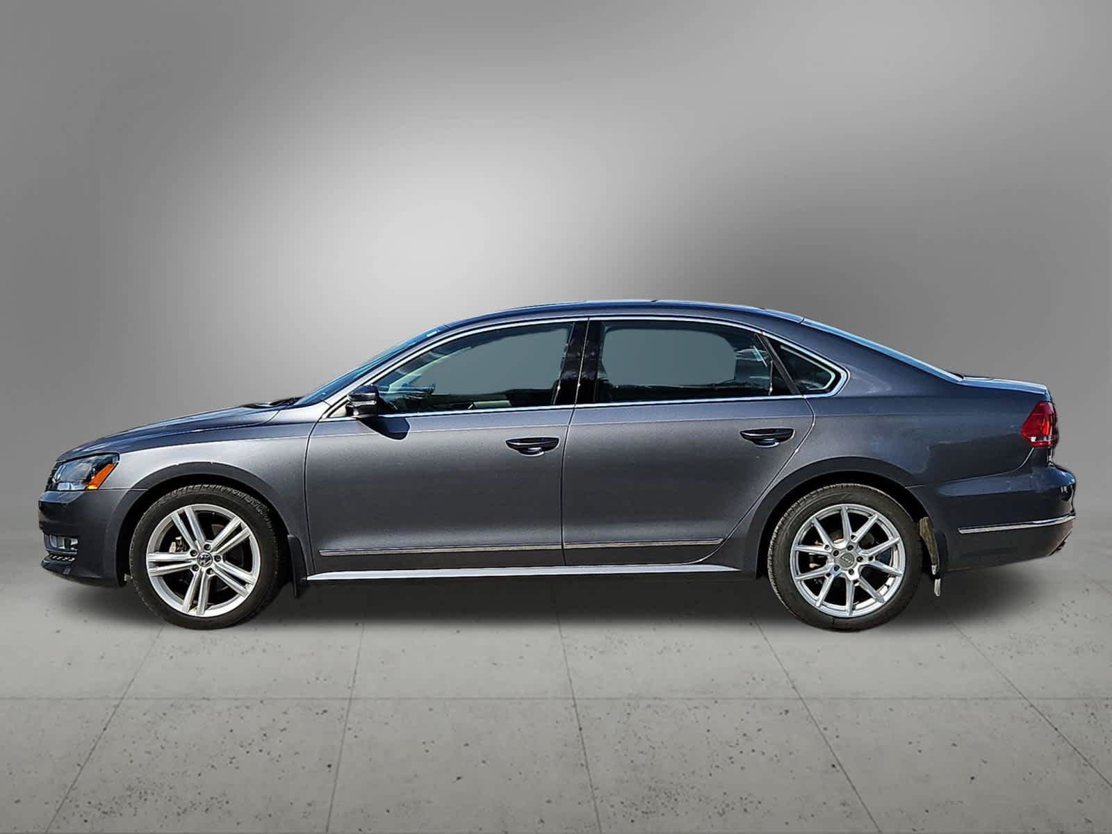 Used 2015 Volkswagen Passat 1.8T SE FWD image 3