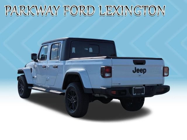 Used 2022 Jeep Gladiator Sport image 7