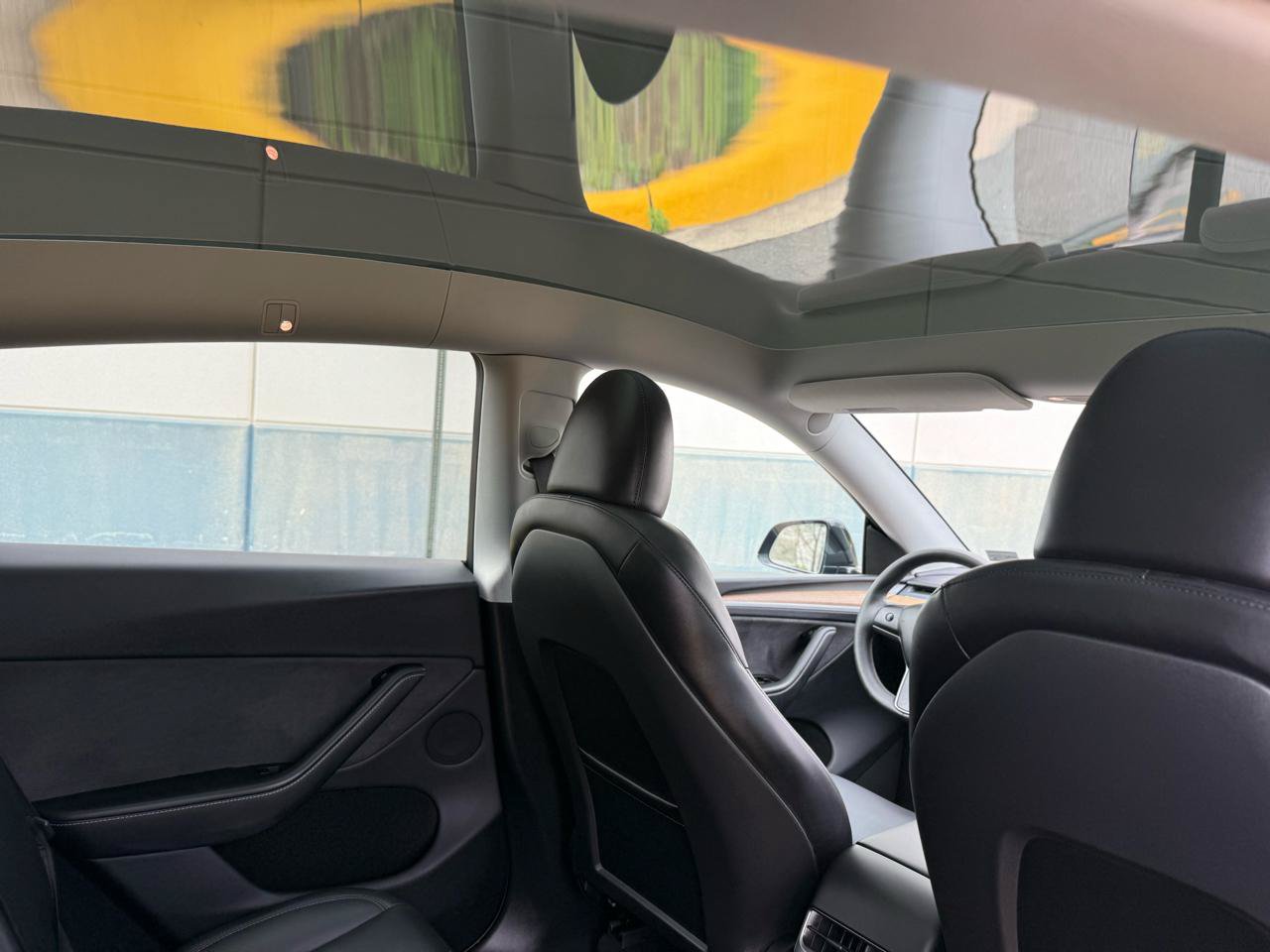Used 2025 Tesla Model Y Long Range AWD/4WD image 28