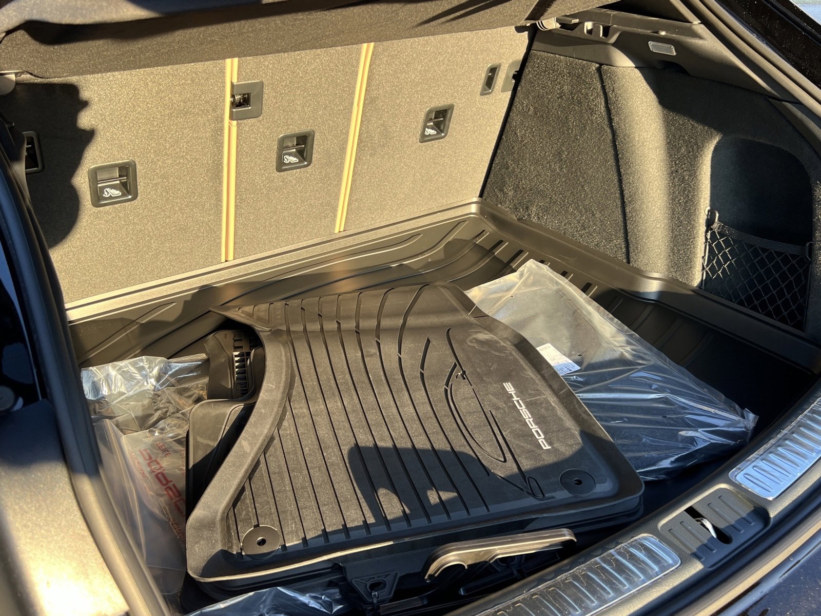 New 2026 Porsche Macan image 18