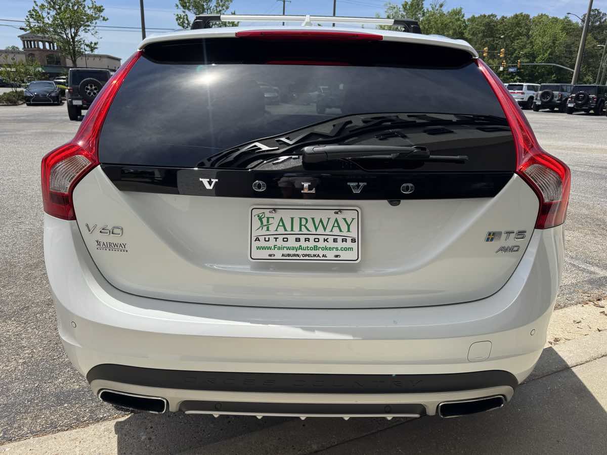 Used 2018 Volvo V60 T5 Cross Country AWD/4WD image 41