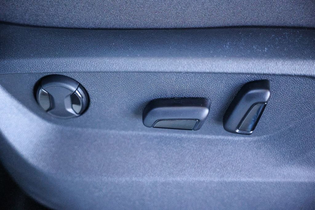 New 2026 Volkswagen Atlas Cross Sport SE image 33