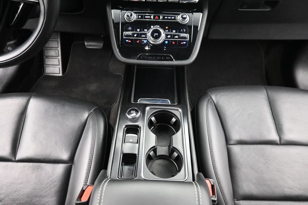 Used 2020 Lincoln Corsair AWD w/ Equipment Group 101A image 14