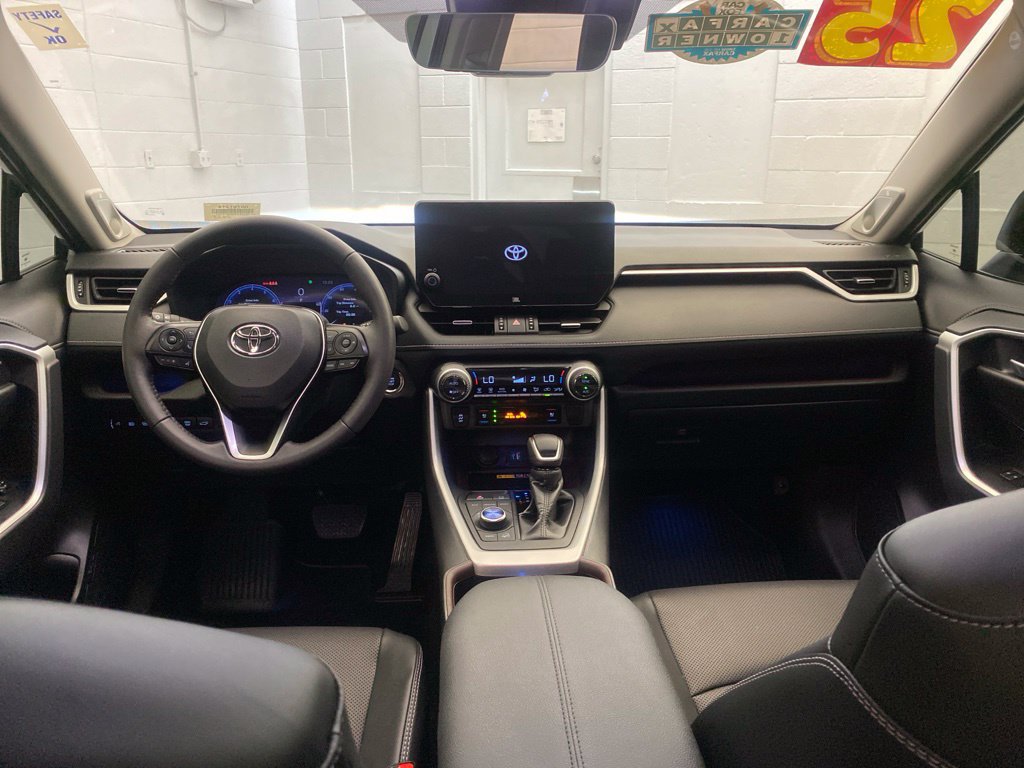 Used 2025 Toyota RAV4 Limited w/ Advanced Technology Package AWD/4WD image 12