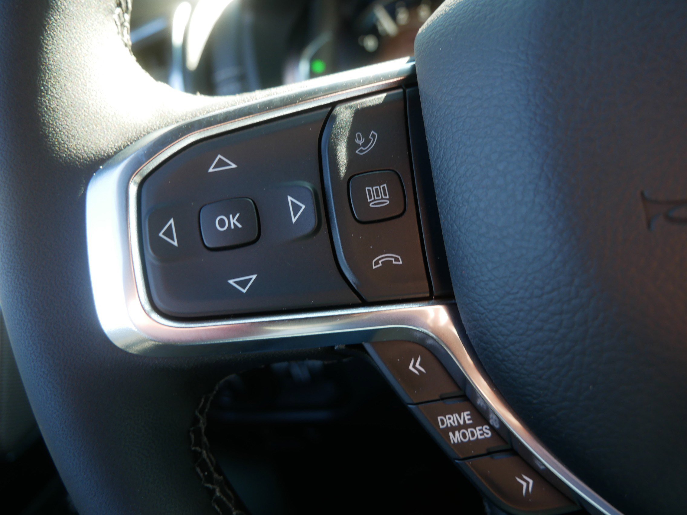 New 2026 RAM 1500 Laramie AWD/4WD image 9