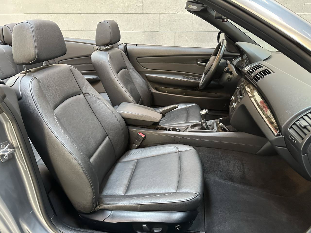 Used 2011 BMW 135i Convertible RWD image 11