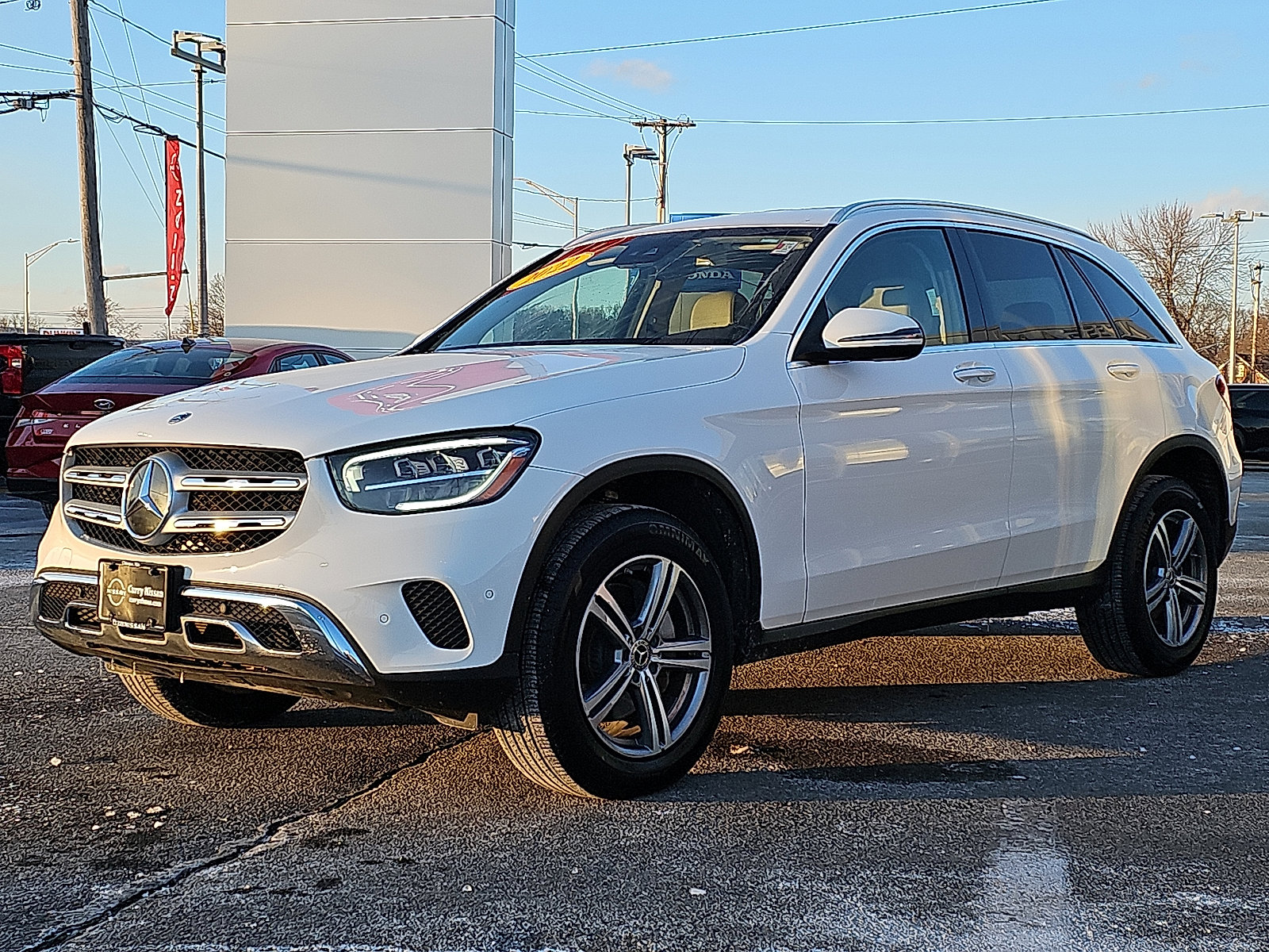 Used 2022 Mercedes-Benz GLC 300 4MATIC image 3