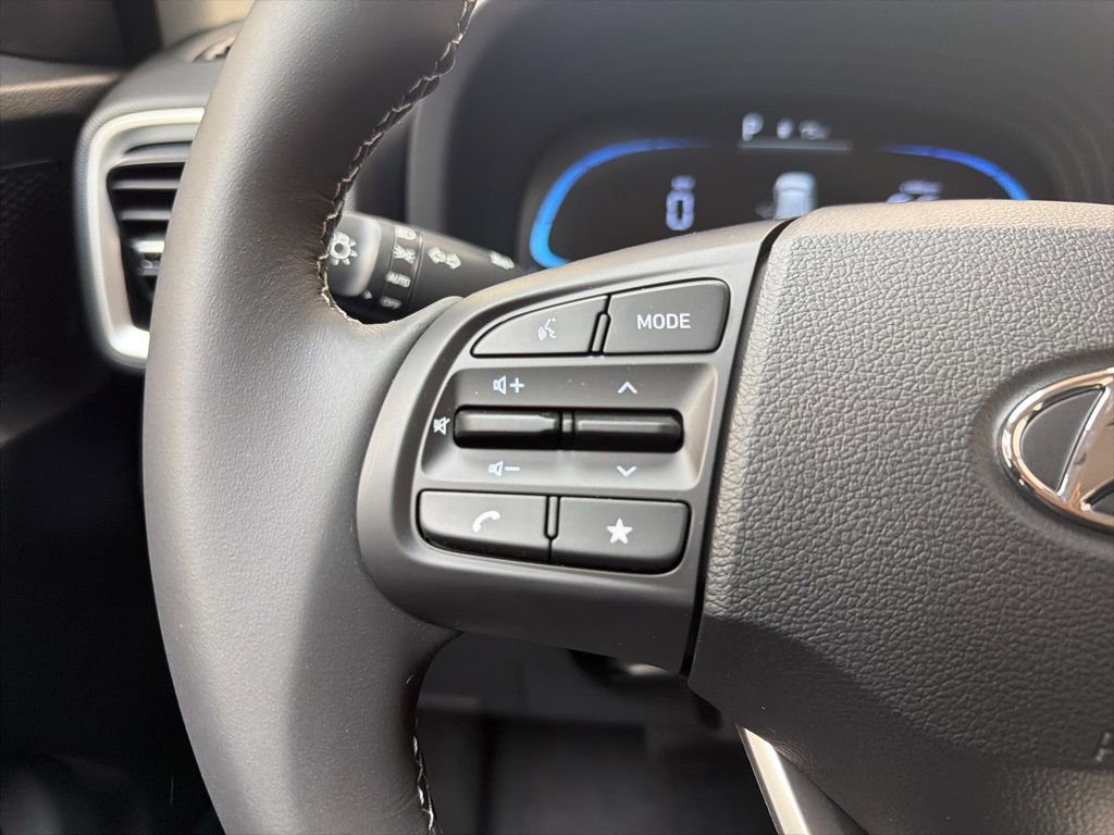 Used 2026 Hyundai Venue SEL FWD image 17