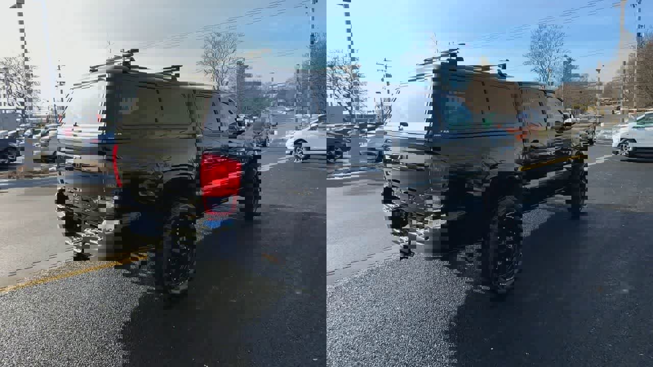 Used 2016 Toyota Tacoma SR5 image 8