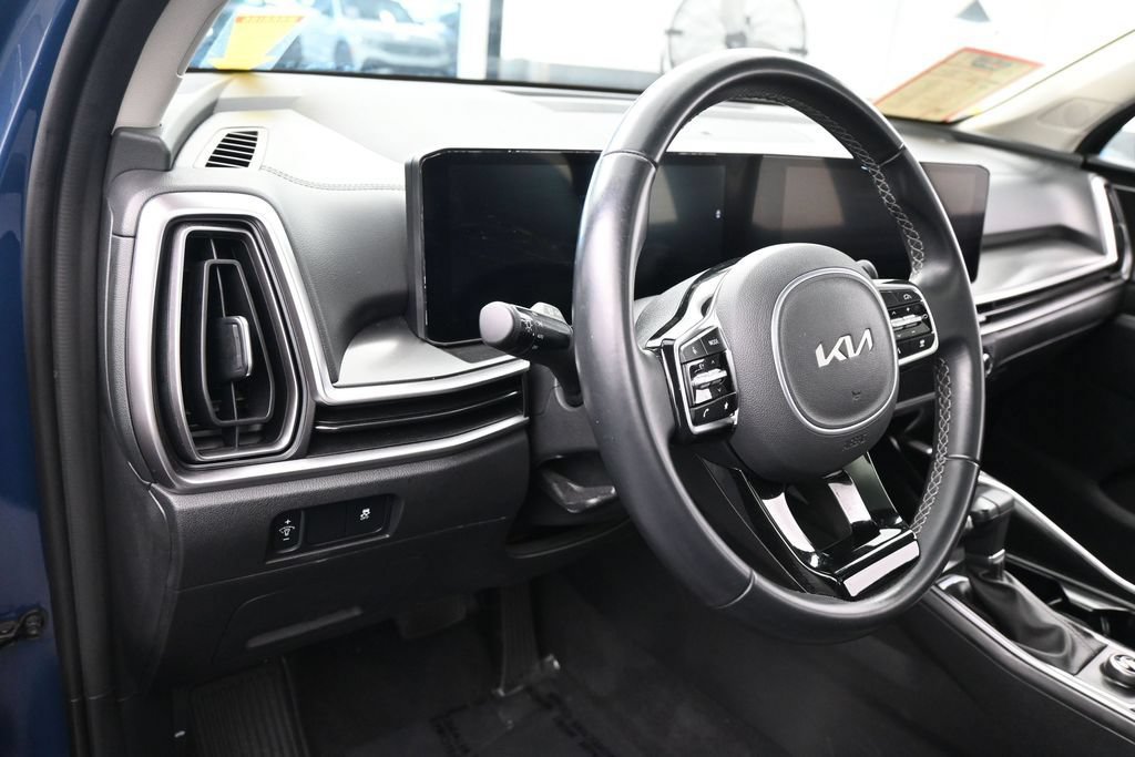 Used 2025 Kia Sorento S w/ Panoramic Sunroof Package FWD image 13
