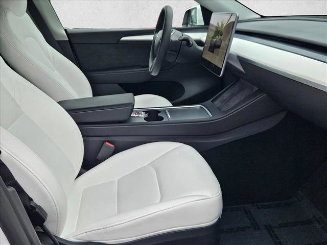 Used 2024 Tesla Model Y Performance image 23