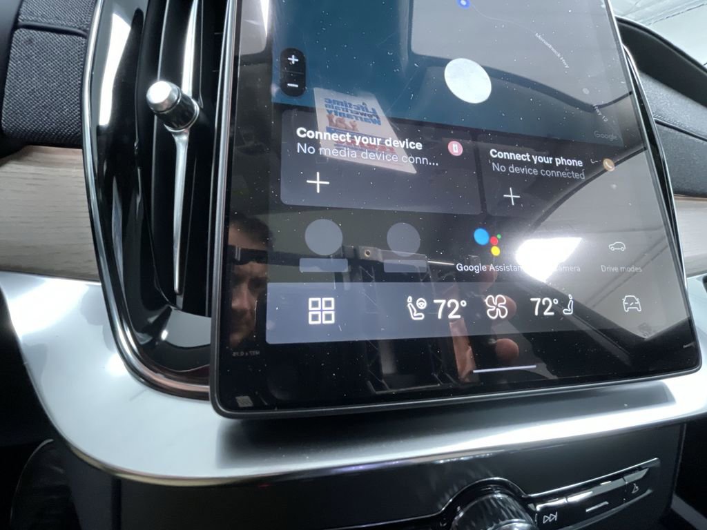 New 2026 Volvo XC90 B6 Plus w/ Protection Package Premier image 16