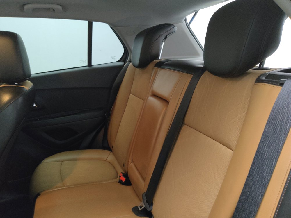 Used 2018 Chevrolet Trax LT w/ LT Convenience Package FWD image 18