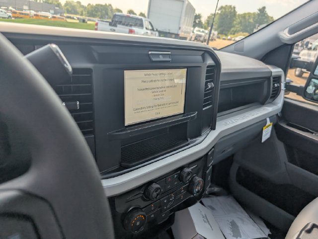 New 2026 Ford F550 4x4 Regular Cab Super Duty image 19