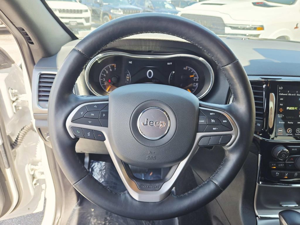 Used 2022 Jeep Grand Cherokee Laredo X AWD/4WD image 18