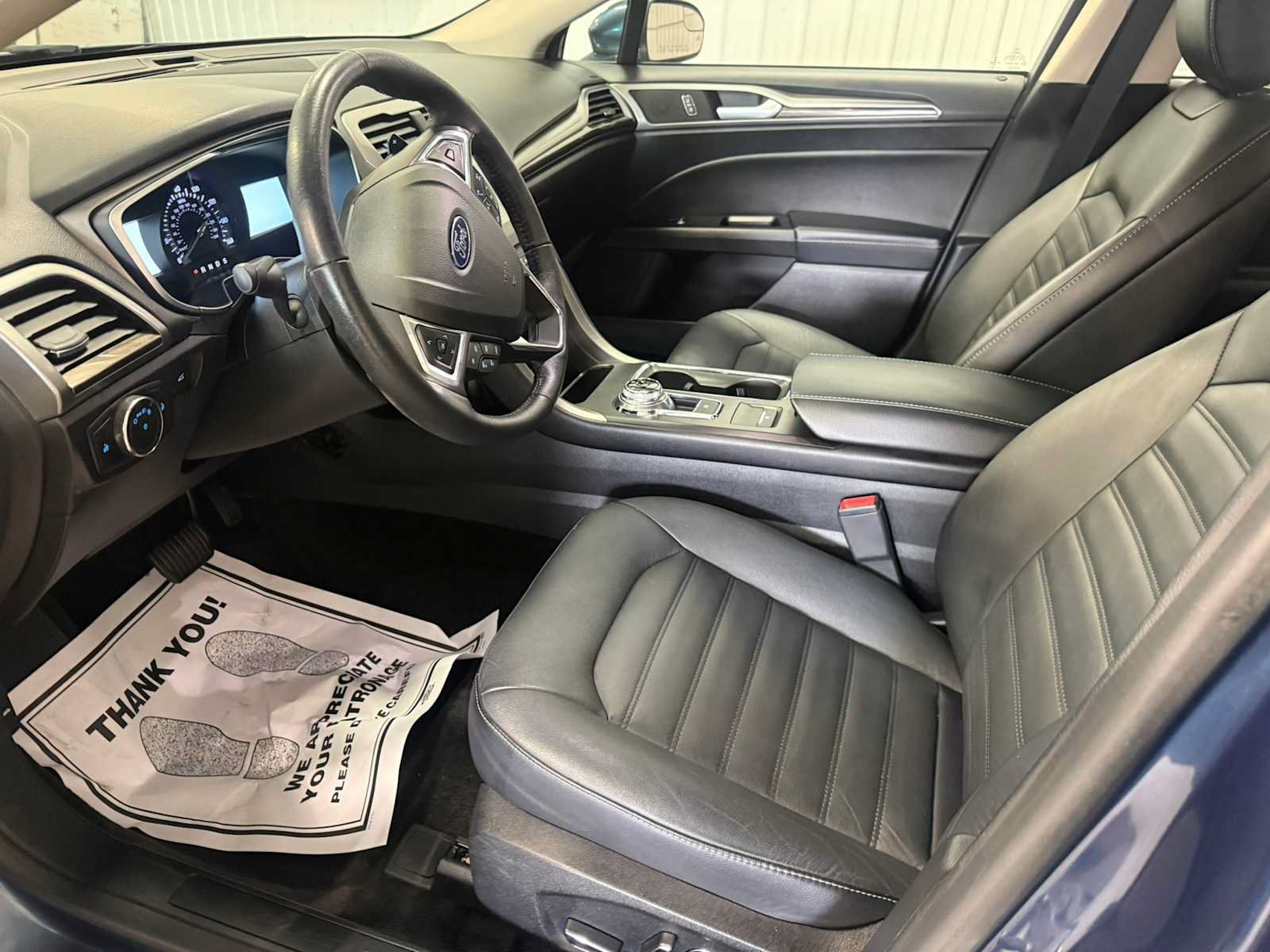 Used 2018 Ford Fusion SE w/ Fusion SE Technology Package FWD image 19