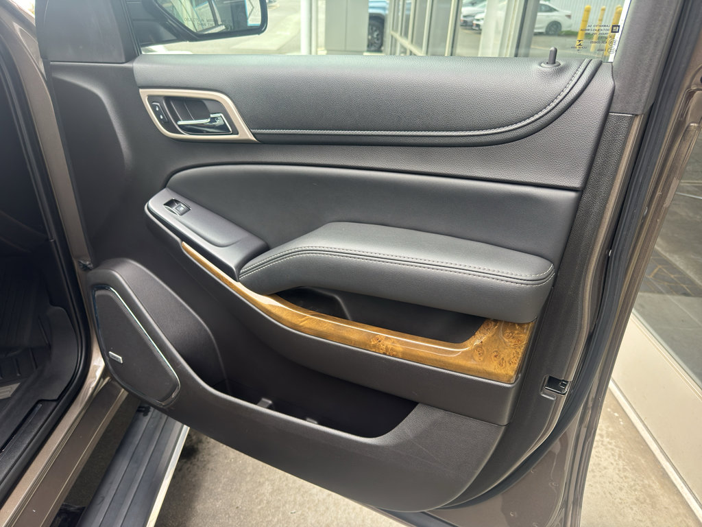 Used 2016 GMC Yukon Denali w/ Open Road Package image 23