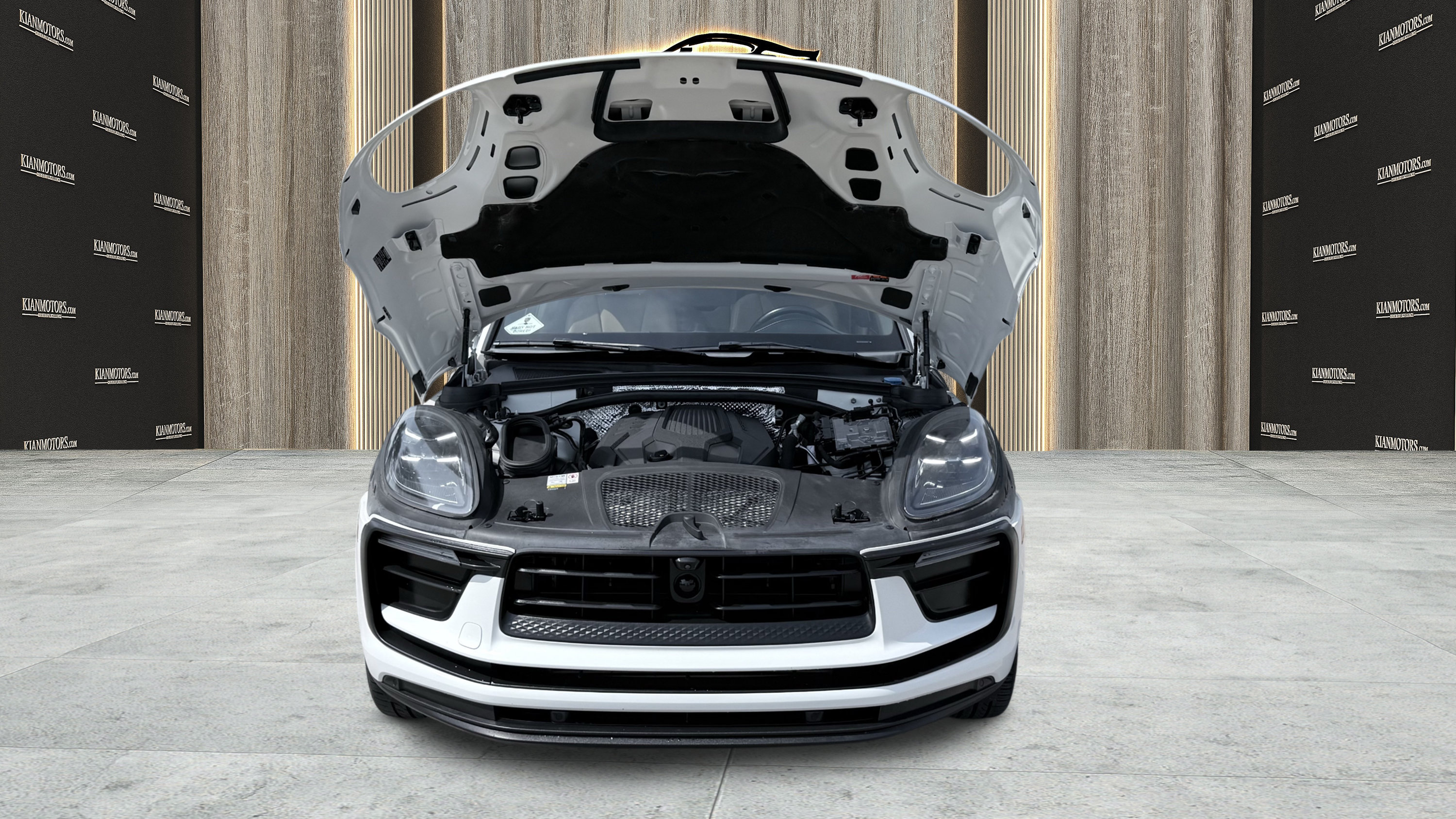 Used 2023 Porsche Macan Turbo AWD/4WD image 13