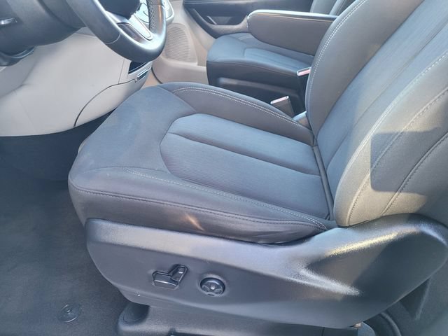 Certified 2023 Chrysler Voyager LX FWD image 16