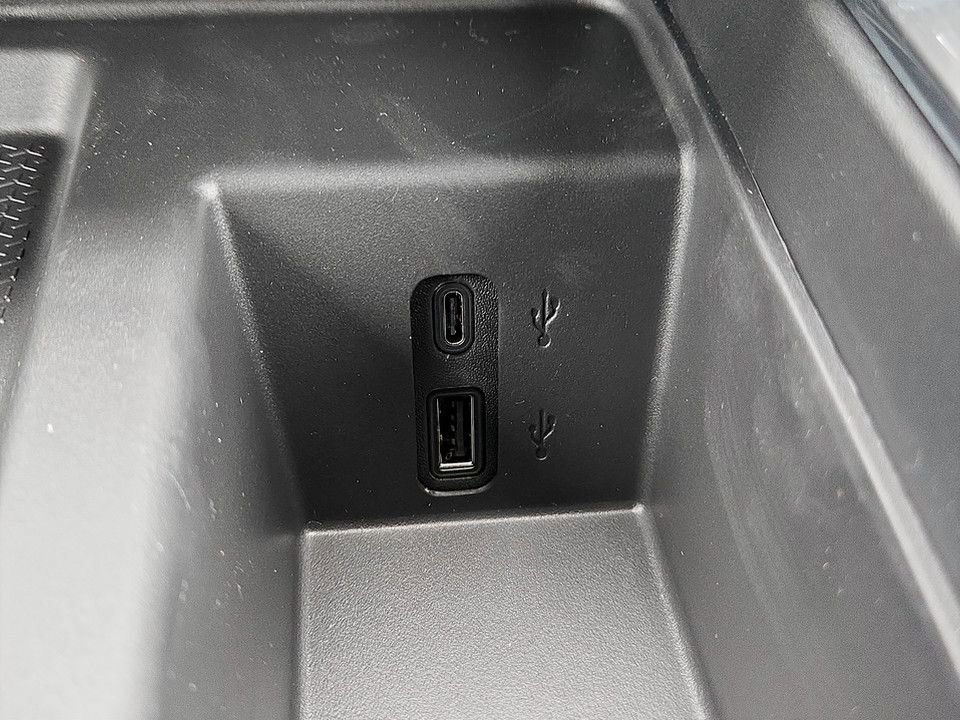 New 2026 GMC Acadia Elevation image 25