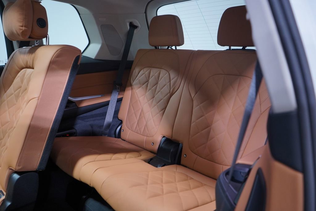 Used 2026 BMW X7 xDrive40i image 10