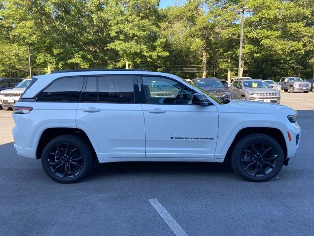 Used 2023 Jeep Grand Cherokee 30th Anniversary image 5