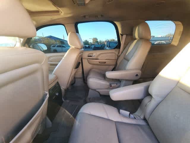 Used 2011 Cadillac Escalade Premium AWD/4WD image 34