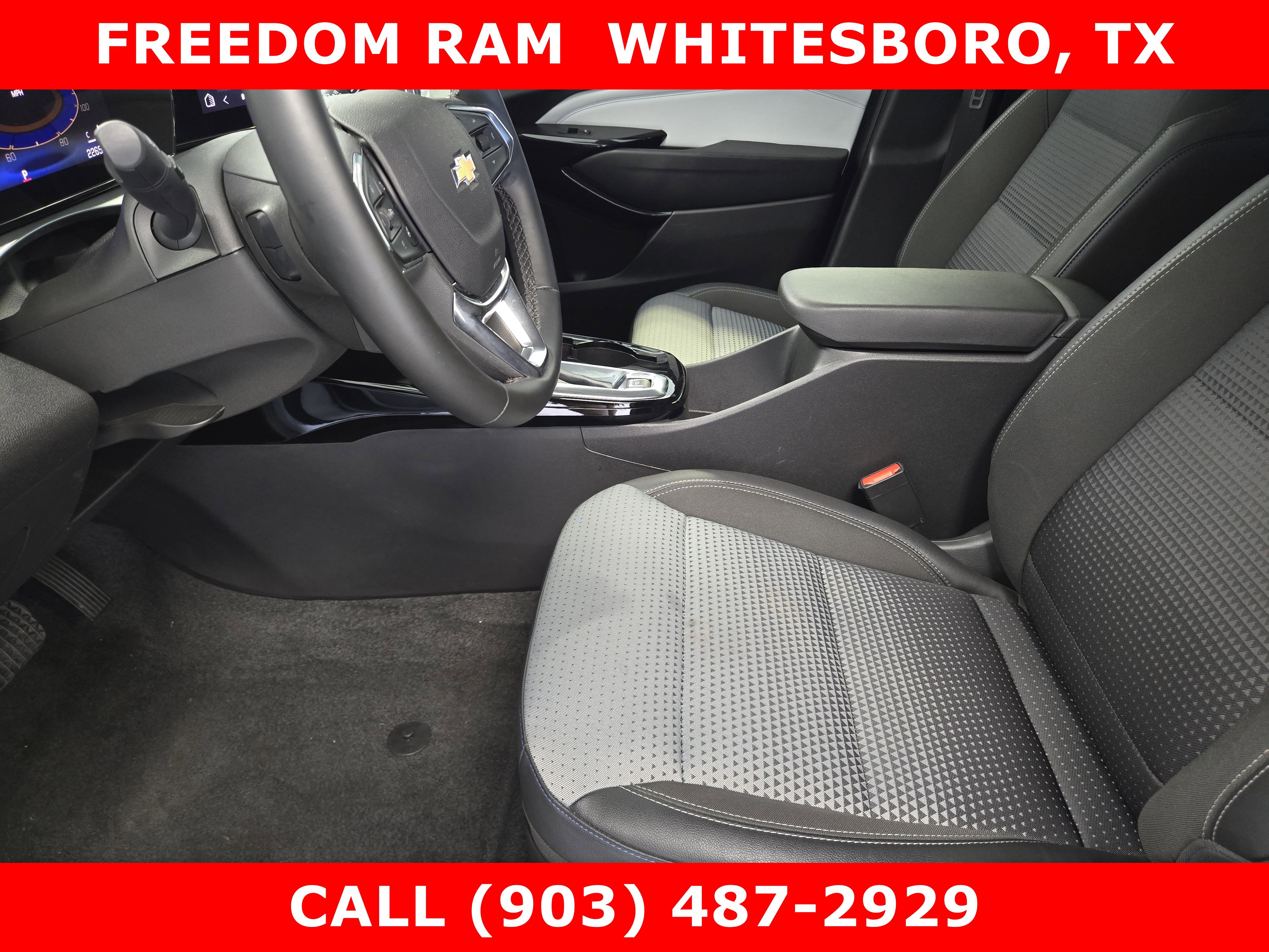 Used 2025 Chevrolet Trax LT w/ LT Convenience Package image 8