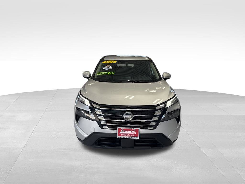 Used 2024 Nissan Rogue SV AWD/4WD image 13
