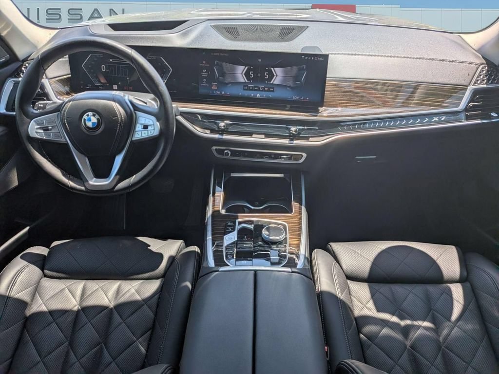 Used 2025 BMW X7 xDrive40i w/ Premium Package AWD/4WD image 23