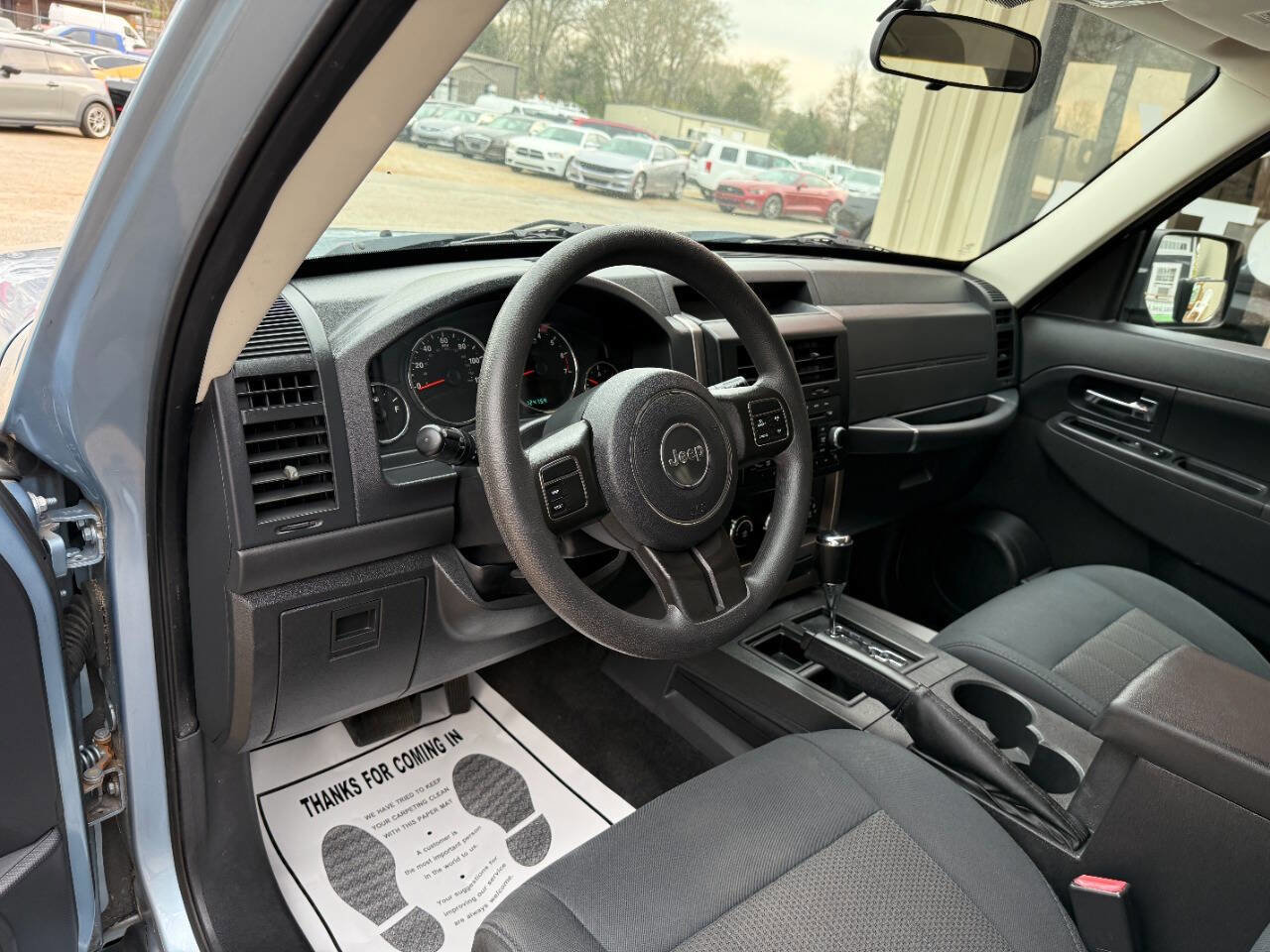 Used 2012 Jeep Liberty Sport image 10