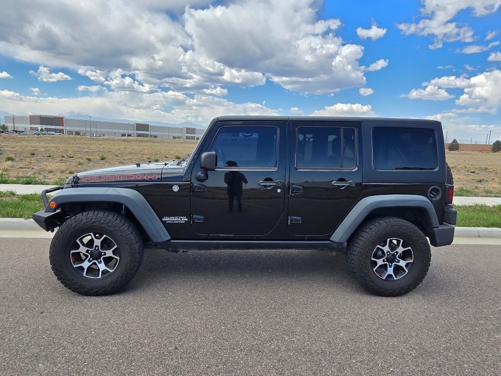 Used 2015 Jeep Wrangler Unlimited Rubicon w/ Connectivity Group image 2