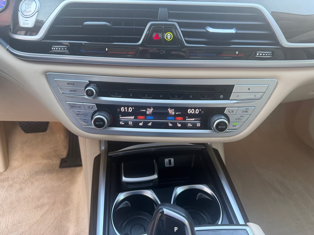 Used 2016 BMW 750i xDrive AWD/4WD image 12