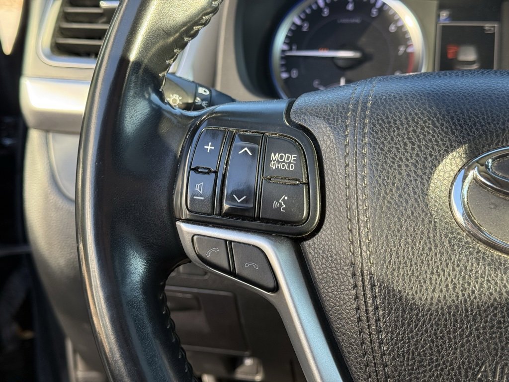 Used 2018 Toyota Highlander Limited image 15