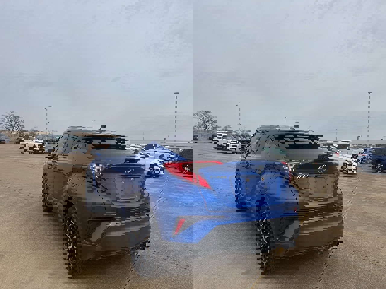 Used 2020 Toyota C-HR XLE image 17