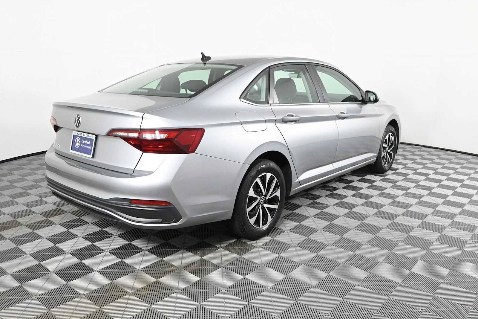 Certified 2022 Volkswagen Jetta S FWD image 6