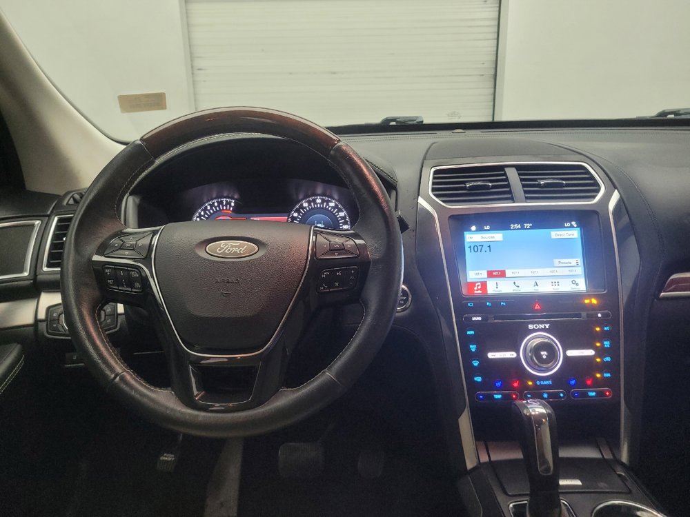 Used 2018 Ford Explorer Platinum AWD/4WD image 22