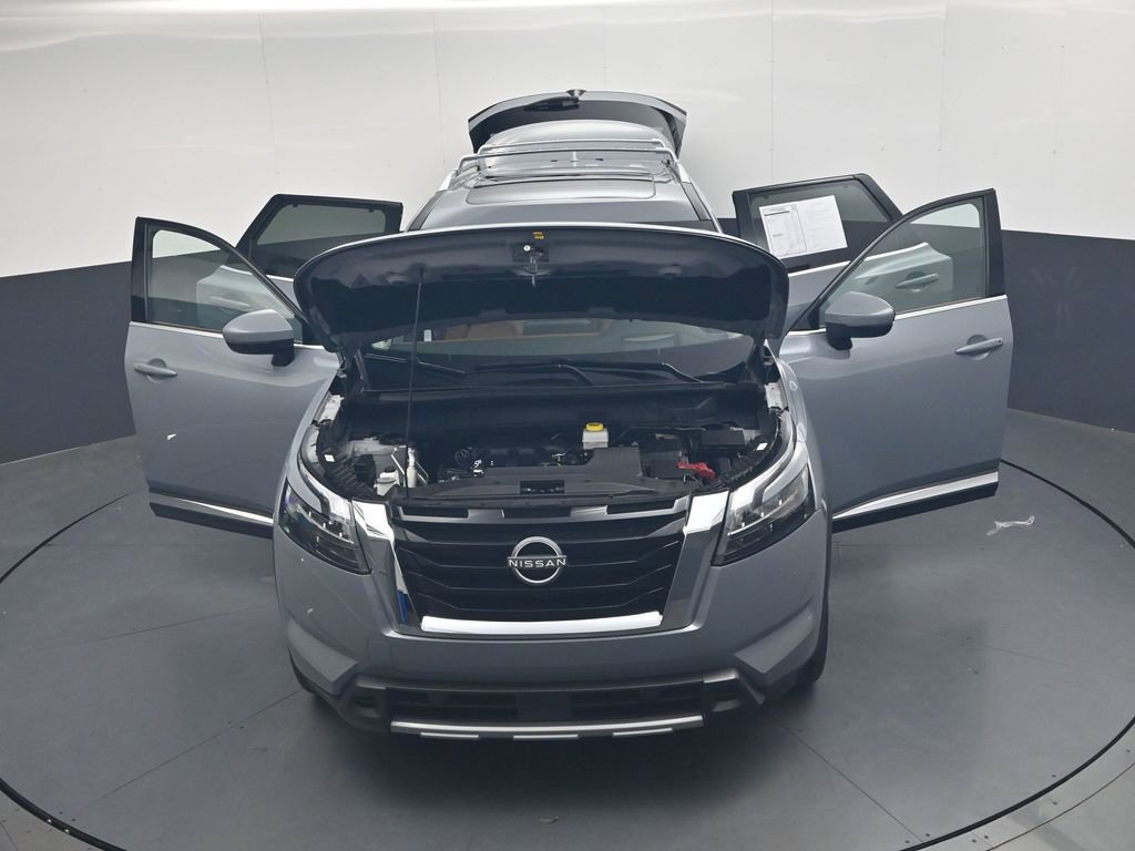 Certified 2025 Nissan Pathfinder Platinum w/ Cargo Package AWD/4WD image 46