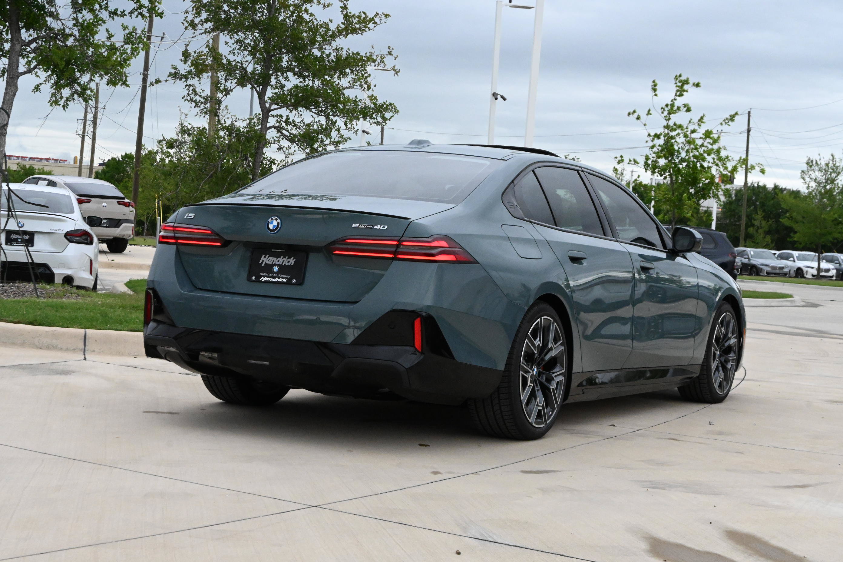 New 2027 BMW i5 eDrive40 w/ M Sport Package RWD image 8