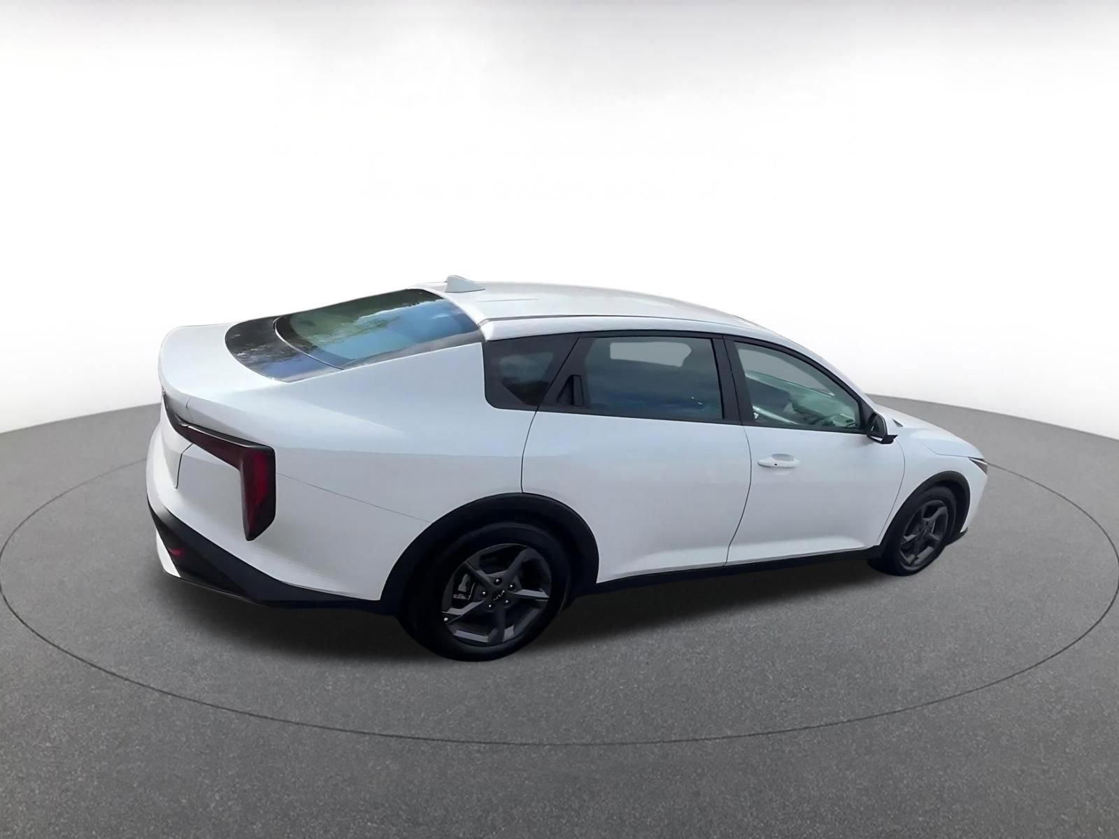 Used 2025 Kia K4 LXS image 14